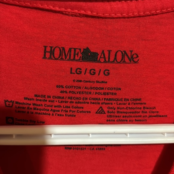 Home alone … merry Christmas you filthy animal T-shirt - Picture 2 of 3